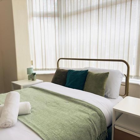 Double Bedroom Near City Center Манчестер Екстер'єр фото