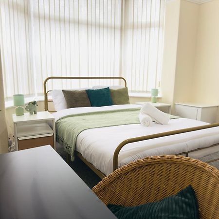 Double Bedroom Near City Center Манчестер Екстер'єр фото